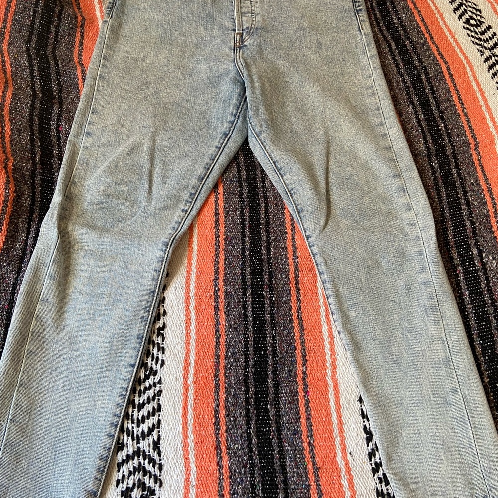 Levi jeans size 31